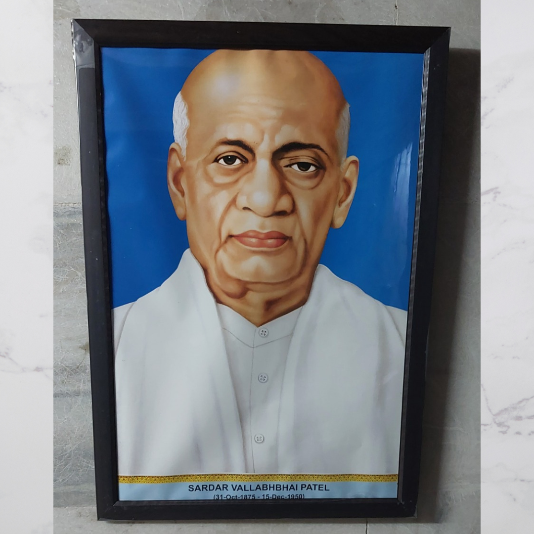 Sardar Vallabhbhai Patel (Iron Man) Photo with Frame (12x18 Inch)Frame Colour May Vary